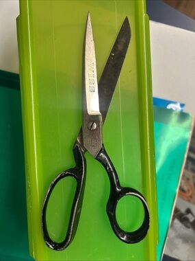 Black-Handled WISS Scissors — antique sewing scissors